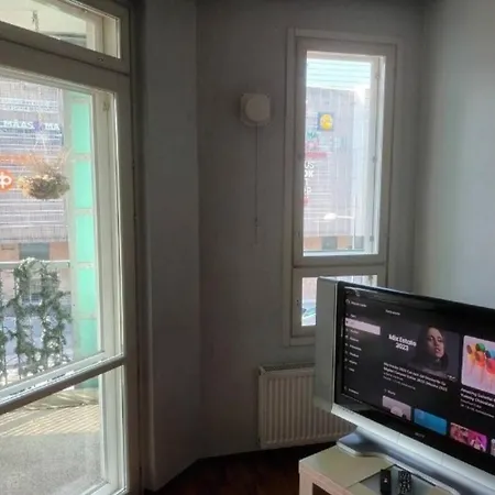 Own Sauna, Across Shopping Mall, 15min To Center *